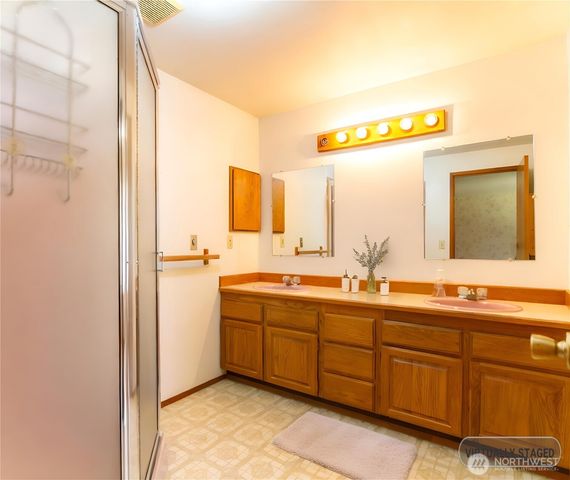 7137 NW Quiet View Lane, Silverdale, WA 98383