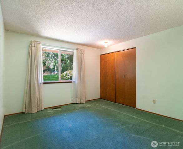 7137 NW Quiet View Lane, Silverdale, WA 98383