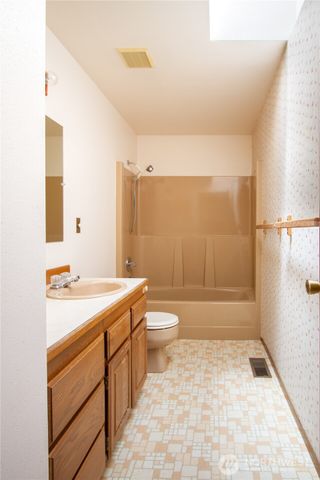 7137 NW Quiet View Lane, Silverdale, WA 98383