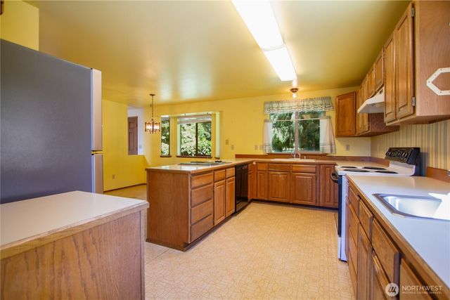 7137 NW Quiet View Lane, Silverdale, WA 98383