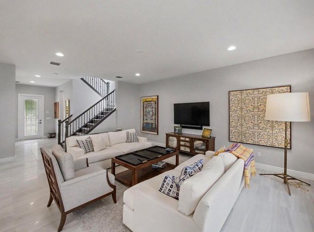 8125 Hobbes Way, Palm Beach Gardens, FL 33418