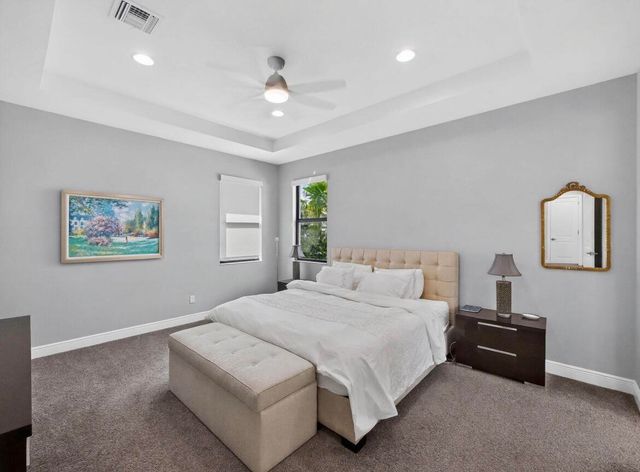 8125 Hobbes Way, Palm Beach Gardens, FL 33418