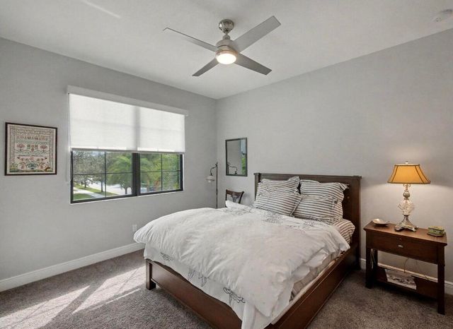 8125 Hobbes Way, Palm Beach Gardens, FL 33418
