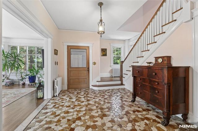260 Knickerbocker Road, Tenafly, NJ 07670