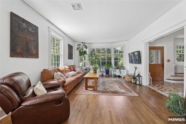260 Knickerbocker Road, Tenafly, NJ 07670