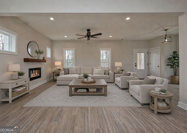 990 Rue Fleur De Lis, Lavonia, GA 30553