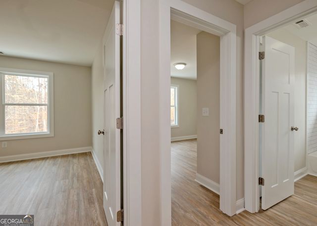 990 Rue Fleur De Lis, Lavonia, GA 30553