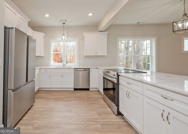 990 Rue Fleur De Lis, Lavonia, GA 30553