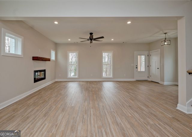 990 Rue Fleur De Lis, Lavonia, GA 30553