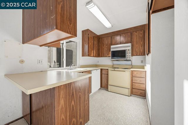 2840 Royal Ann Ln, Concord, CA 94518