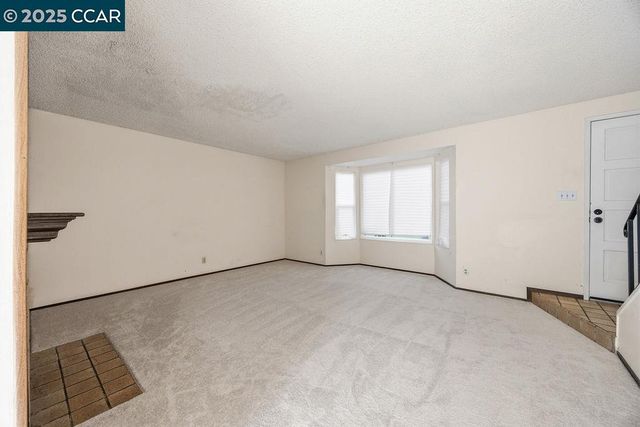 2840 Royal Ann Ln, Concord, CA 94518