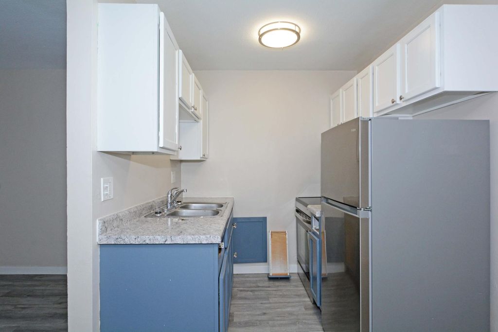 2725 Pleasant Avenue, Minneapolis, MN 55408 — photo 2