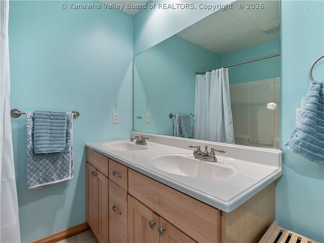 431 Woodberry Way, Winfield, WV 25213