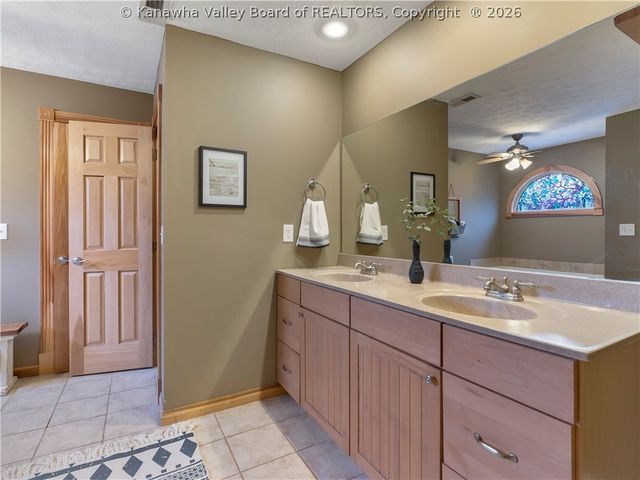 431 Woodberry Way, Winfield, WV 25213