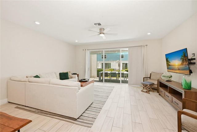 7857 SPECTRUM DRIVE, Reunion, FL 34747
