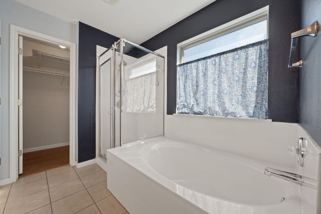 215 Kerley DR, Hutto, TX 78634