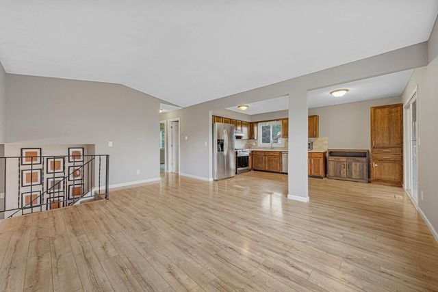 1674 Walnut Lane, Eagan, MN 55122