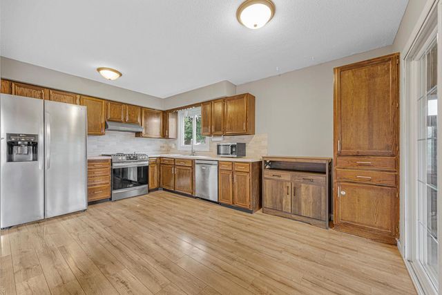 1674 Walnut Lane, Eagan, MN 55122