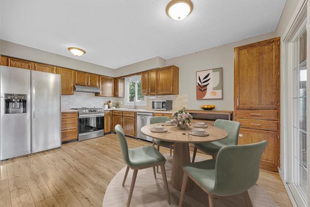 1674 Walnut Lane, Eagan, MN 55122