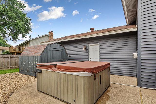 1674 Walnut Lane, Eagan, MN 55122