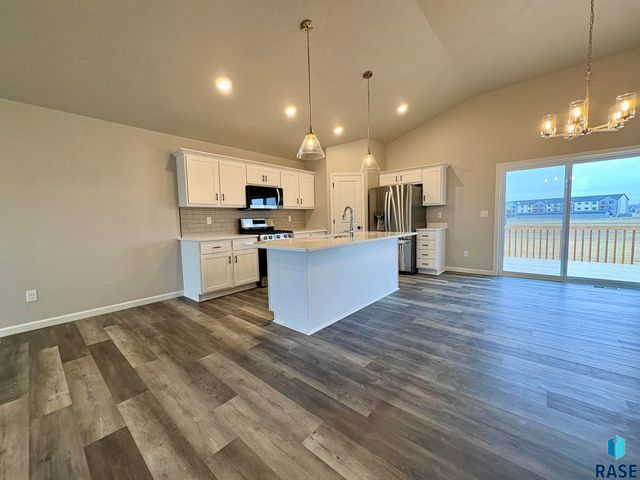 6205 W Valentine St Street, Sioux Falls, SD 57107