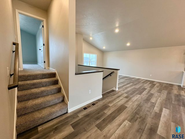 6205 W Valentine St Street, Sioux Falls, SD 57107