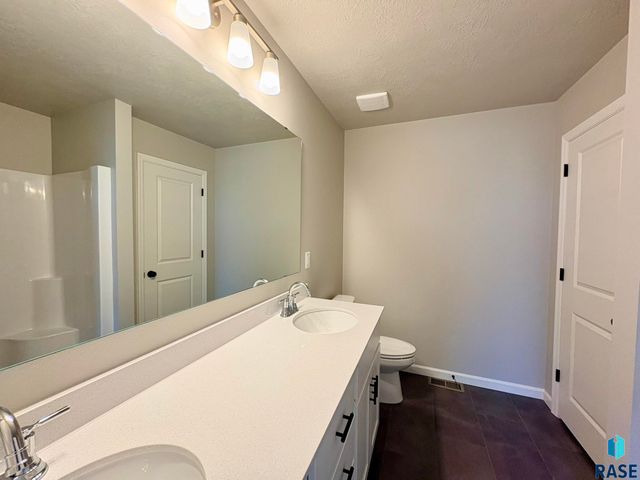 6205 W Valentine St Street, Sioux Falls, SD 57107