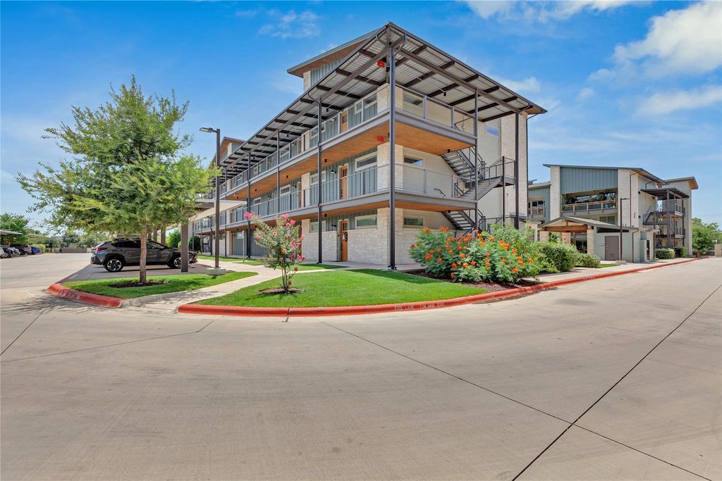 4704 Sunset TRL 2202, Austin, TX 78745
