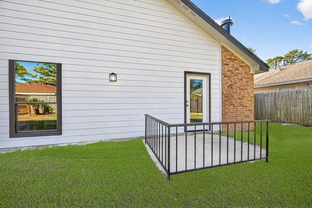 15206 Barbarossa Drive, Houston, TX 77083