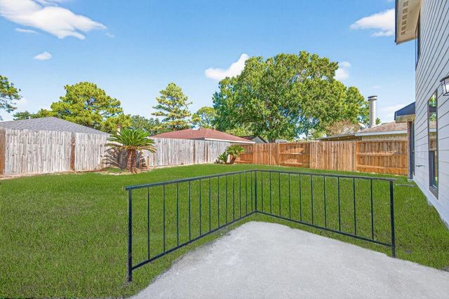 15206 Barbarossa Drive, Houston, TX 77083