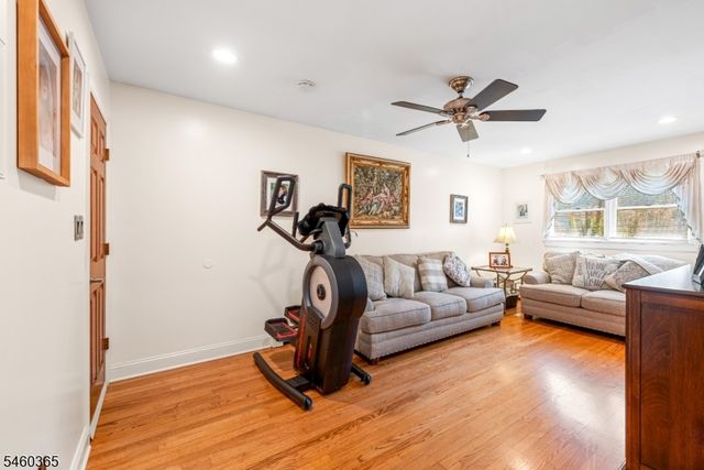 4 Harrison Rd, Roxbury Twp., NJ 07876