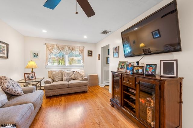 4 Harrison Rd, Roxbury Twp., NJ 07876