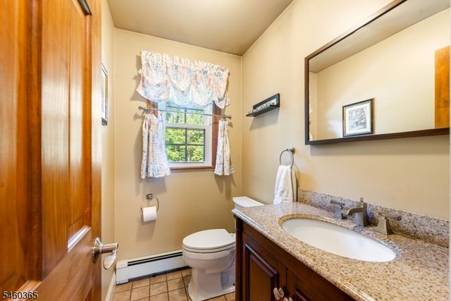 4 Harrison Rd, Roxbury Twp., NJ 07876