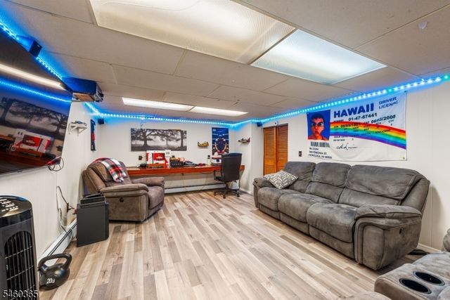 4 Harrison Rd, Roxbury Twp., NJ 07876
