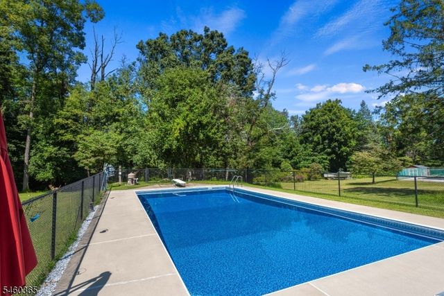 4 Harrison Rd, Roxbury Twp., NJ 07876