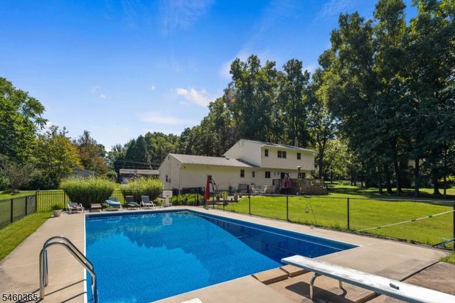 4 Harrison Rd, Roxbury Twp., NJ 07876