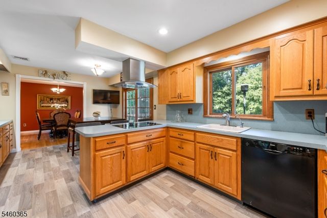 4 Harrison Rd, Roxbury Twp., NJ 07876
