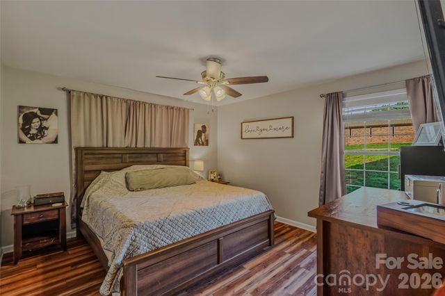 145 Wisconsin Avenue, Elkin, NC 28621