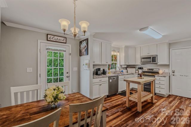 145 Wisconsin Avenue, Elkin, NC 28621
