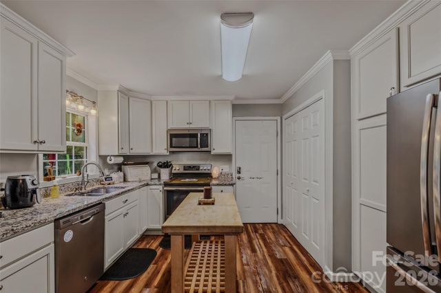 145 Wisconsin Avenue, Elkin, NC 28621