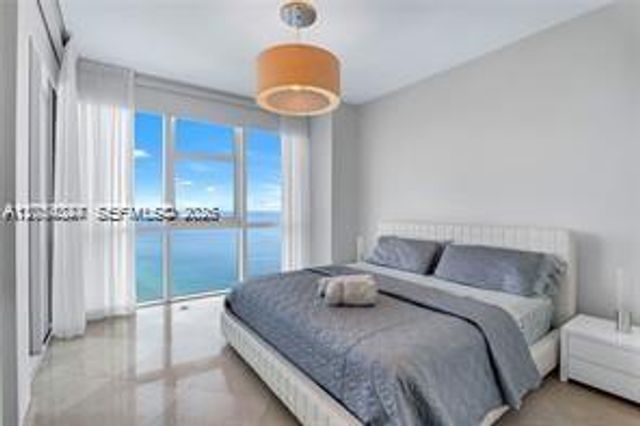 18201 Collins Ave PH5502, Sunny Isles Beach, FL 33160