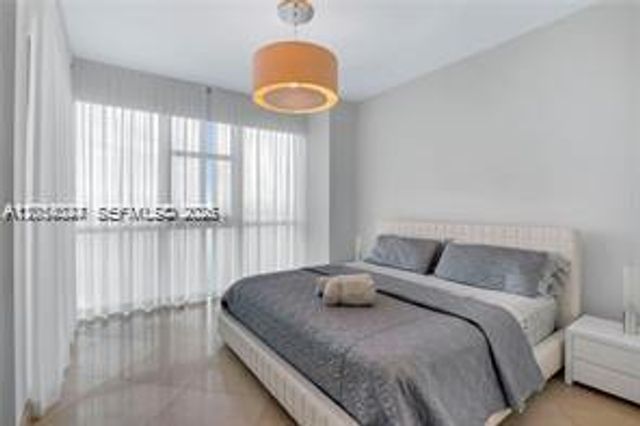 18201 Collins Ave PH5502, Sunny Isles Beach, FL 33160