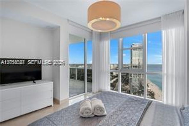 18201 Collins Ave PH5502, Sunny Isles Beach, FL 33160