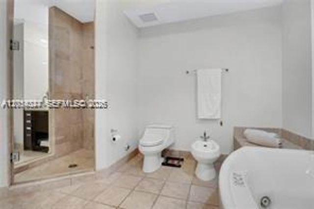 18201 Collins Ave PH5502, Sunny Isles Beach, FL 33160