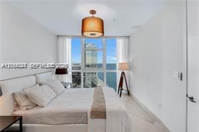 18201 Collins Ave PH5502, Sunny Isles Beach, FL 33160