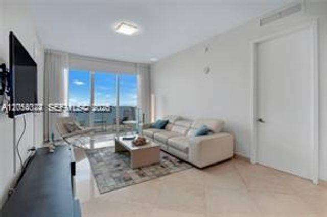 18201 Collins Ave PH5502, Sunny Isles Beach, FL 33160