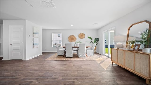 1039 Lakes Blvd, Brunswick, GA 31525