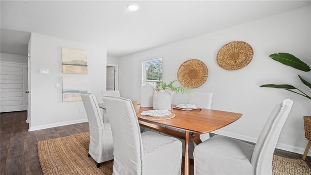 1039 Lakes Blvd, Brunswick, GA 31525