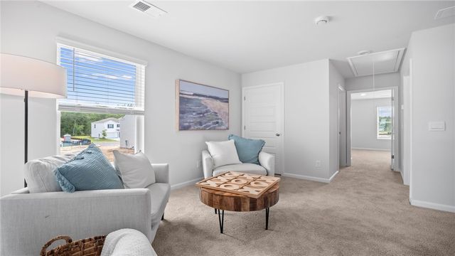 1039 Lakes Blvd, Brunswick, GA 31525