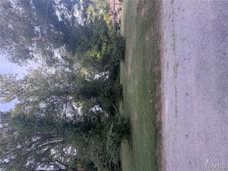 9021 Crest Drive, Fairview Heights, IL 62208